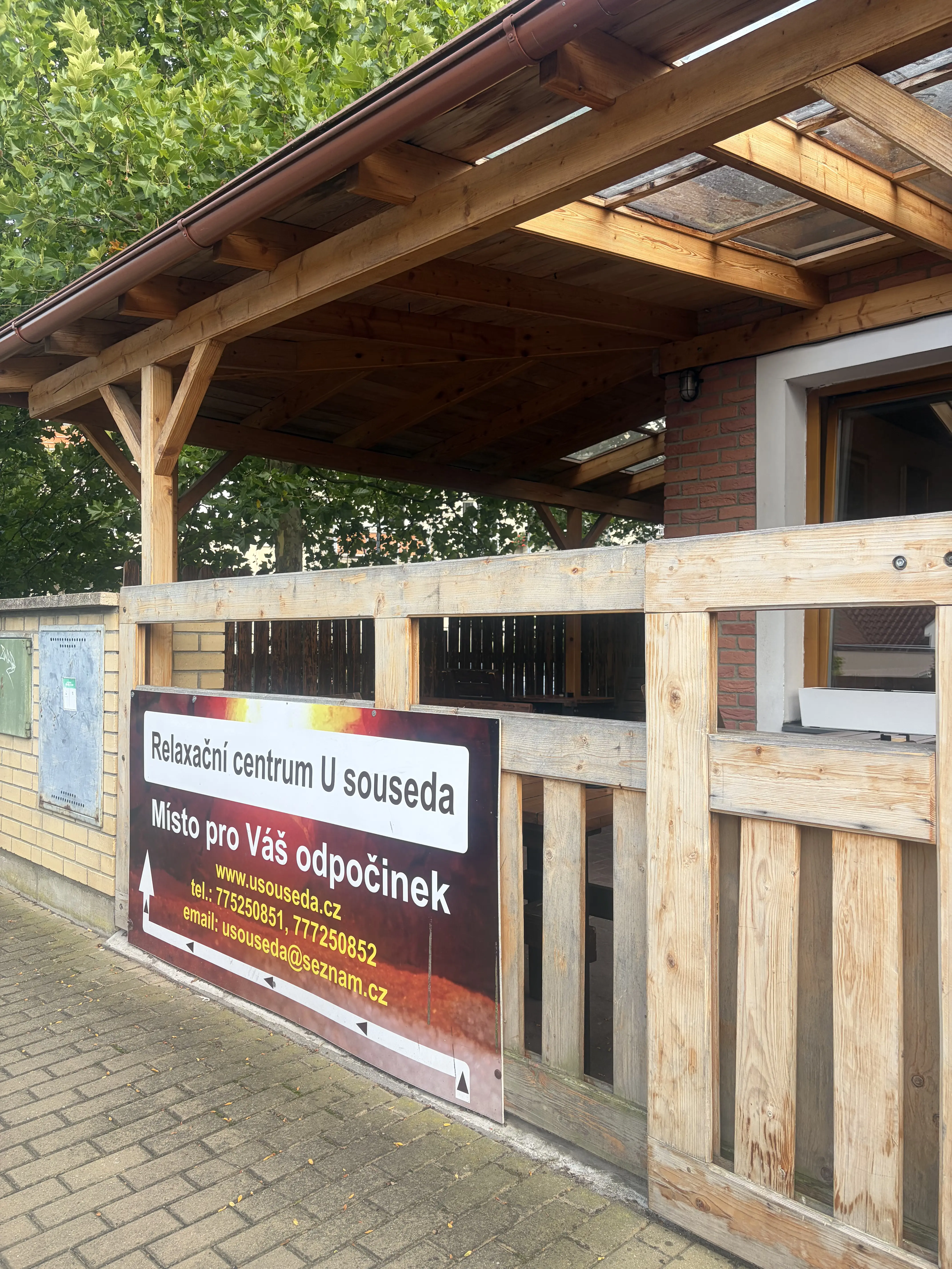 Vstupní pergola Relaxační centrum U souseda na adrese Svojsíkova 1348